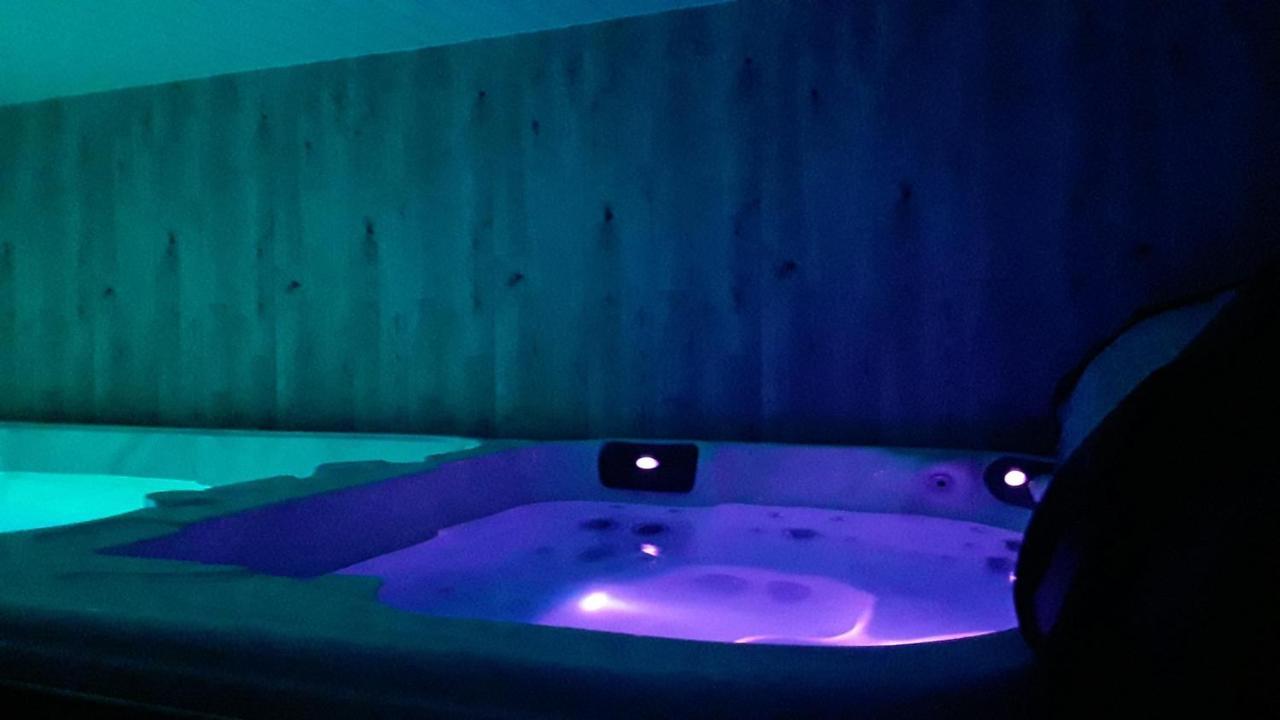 Amazing Cottage With Private Indoor Swim Pool And Hot Tub Grantown-on-Spey 외부 사진