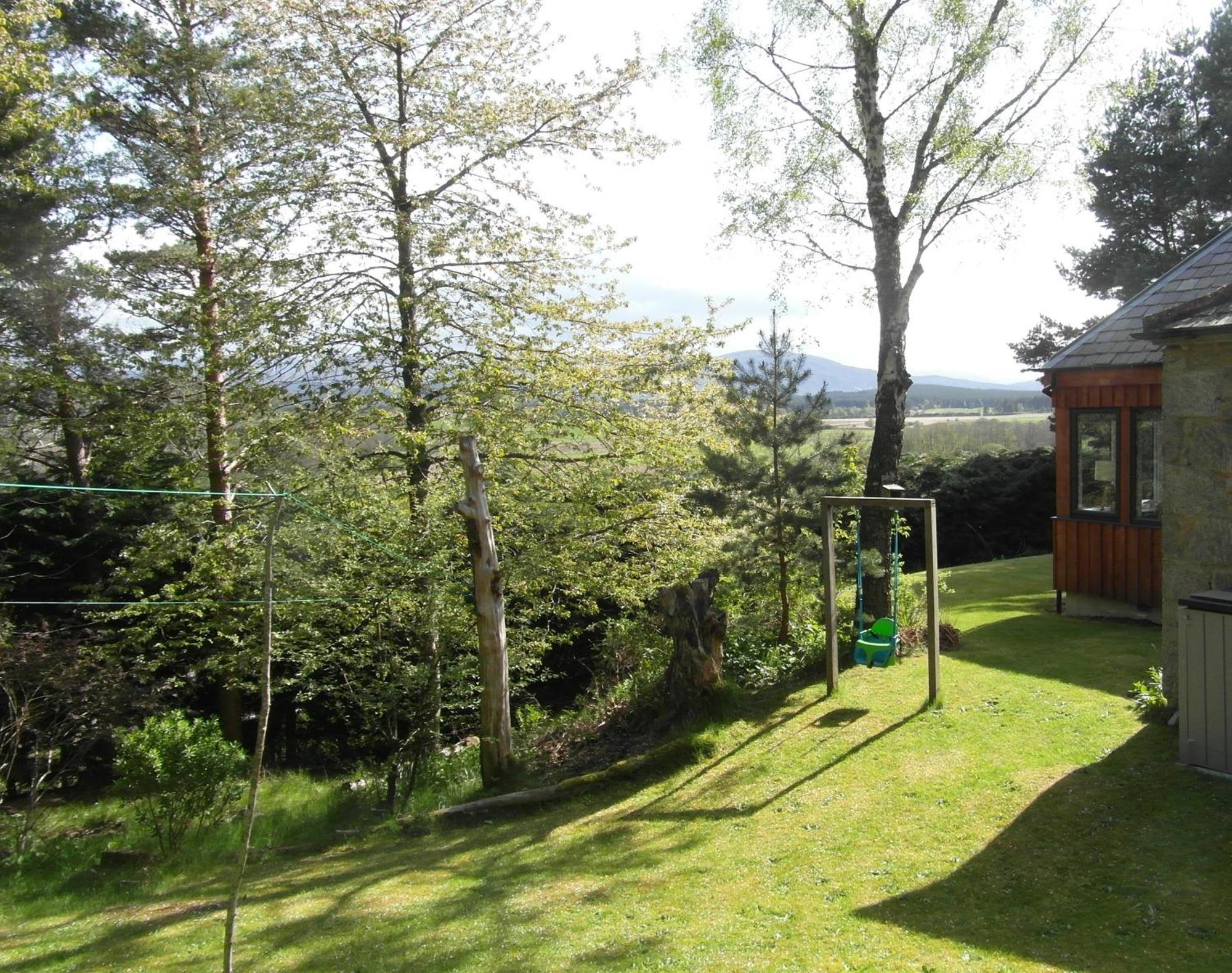 Amazing Cottage With Private Indoor Swim Pool And Hot Tub Grantown-on-Spey 외부 사진